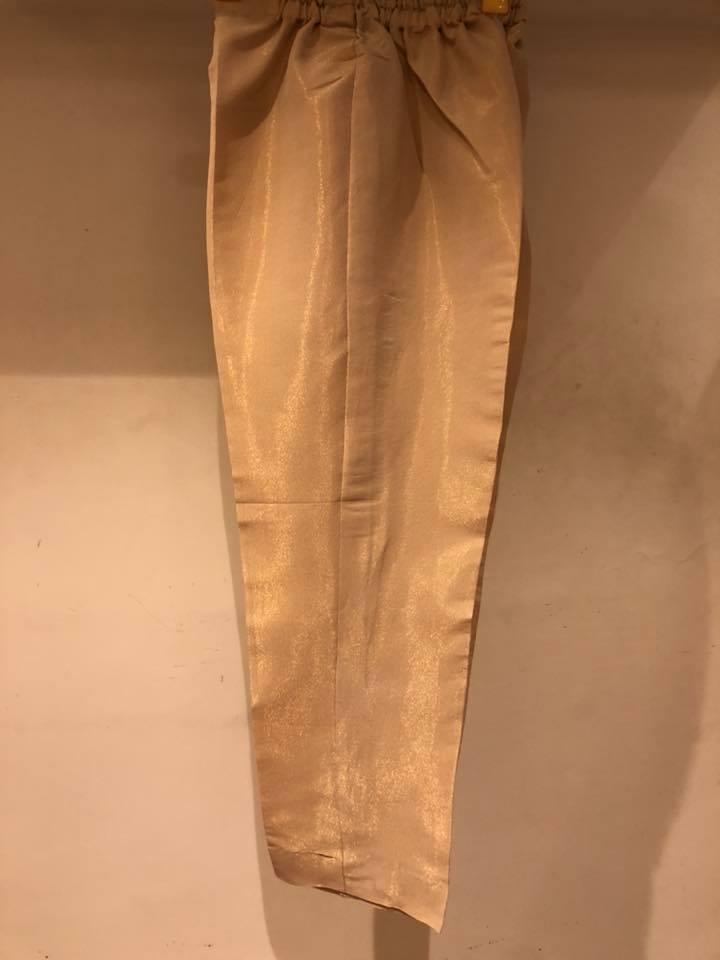 Code: ILC 1576 Fabric: Gold Mesuri 