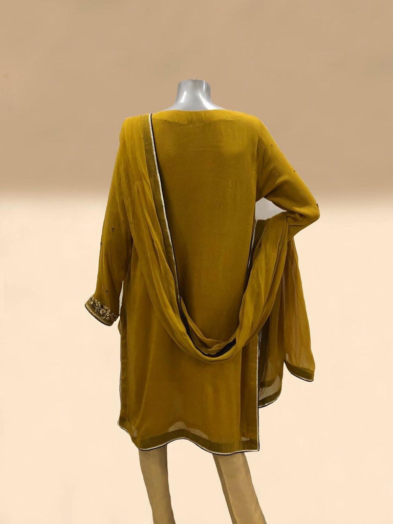 Code: ILC 1598 (3 Piece) Shirt Dupatta & Pant  Fabric: Chiffon Embroidered/ Dupatta Chiffon/ Mesuri Pant  Length: XS S M L XL XXL 42